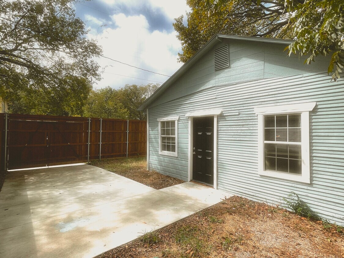 Primary Photo - 4803 Reiger Ave