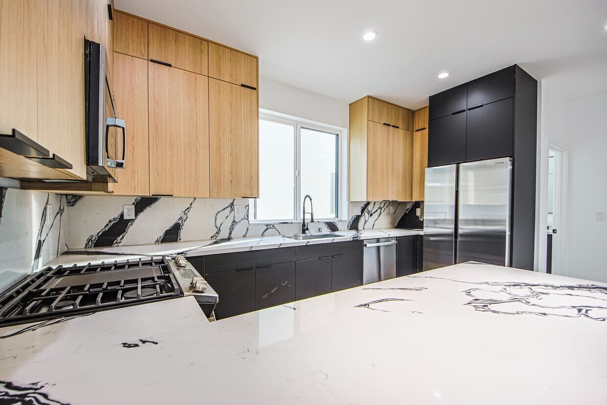 Foto principal - 11730 Gilmore St