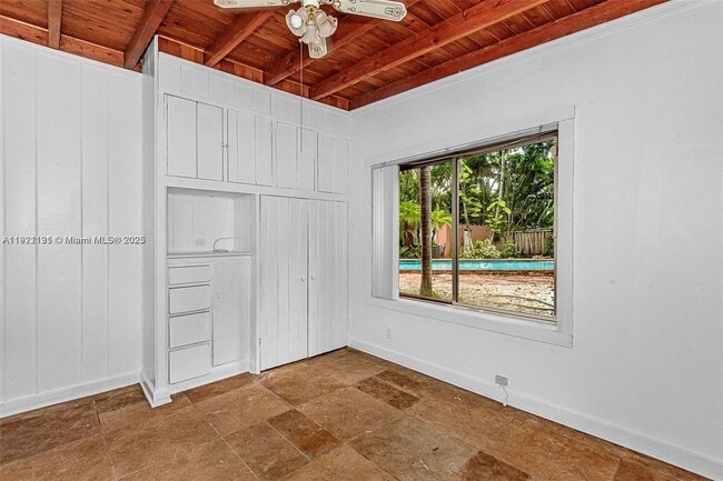 Foto del edificio - 3656 Avocado Ave