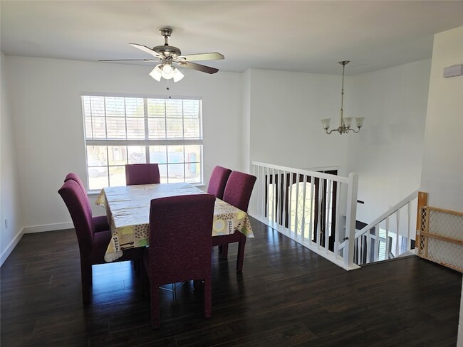Building Photo - 16723 Running Quail Ct