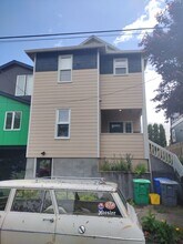 Building Photo - 2138 SE 48th Av