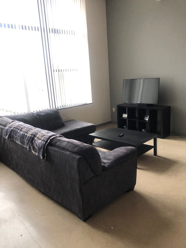 Building Photo - Mercantile Lofts