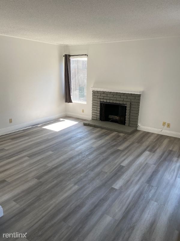 Building Photo - 1266 Cabrillo Park Dr