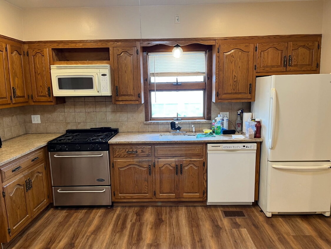 Primary Photo - 15 Heckel St