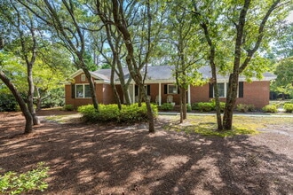 320 Mendenhall Dr