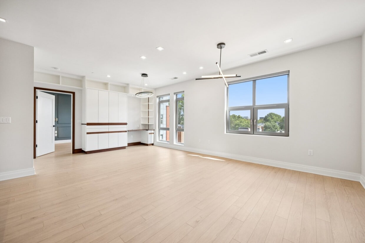 Foto principal - 900 11th St SE