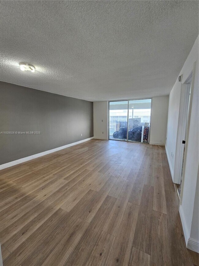 Building Photo - 3600 NE 170th St