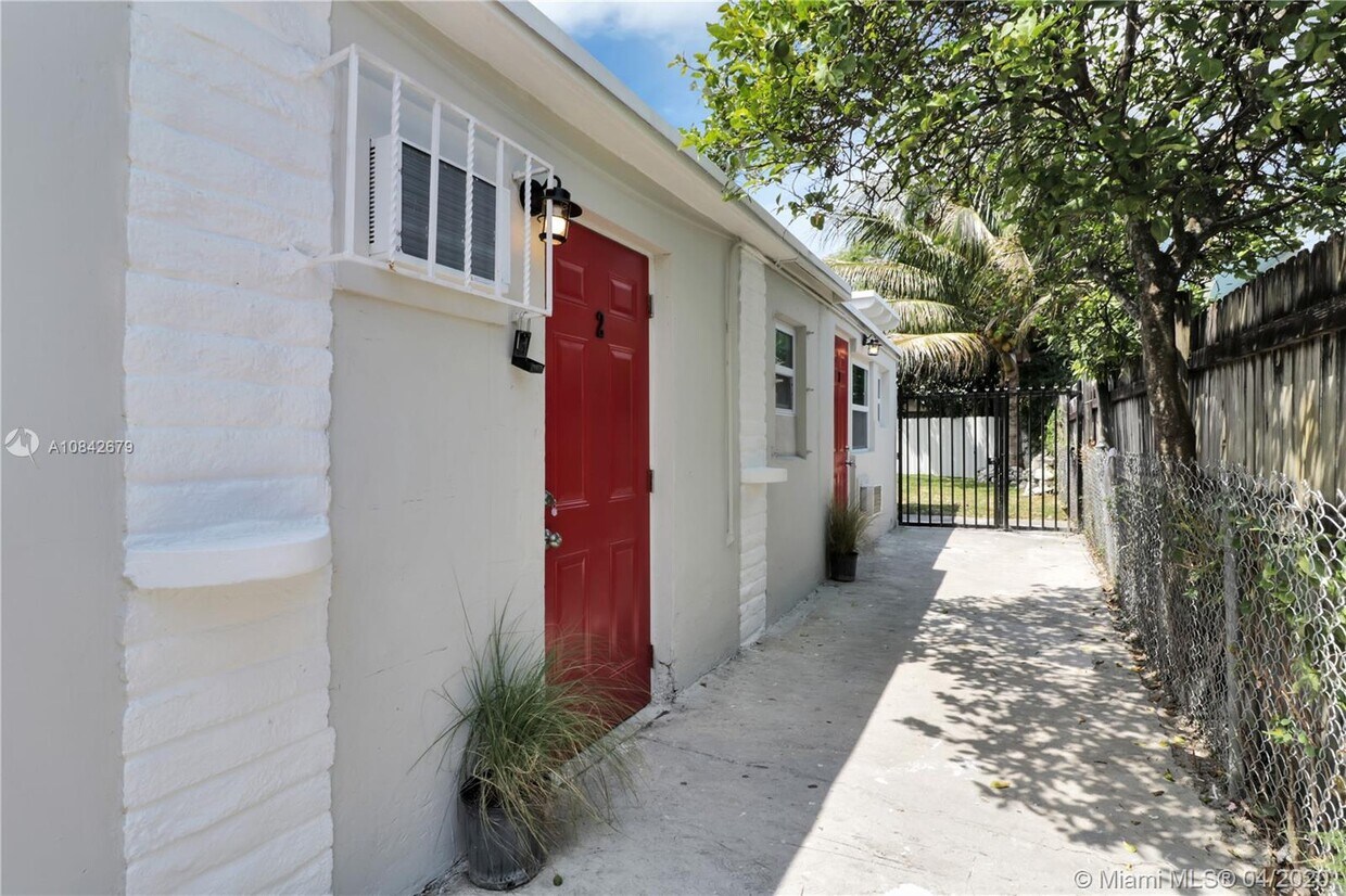 Primary Photo - 323 NW 108th St