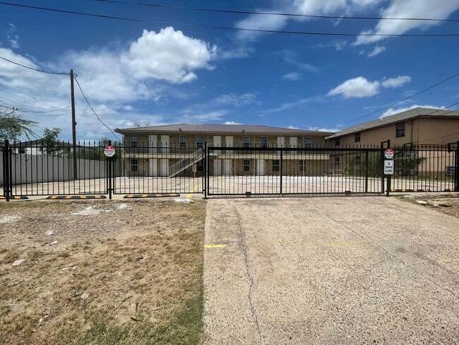 Building Photo - 4018 San Agustin Ave