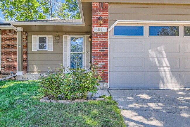 Building Photo - 6843 Coors St