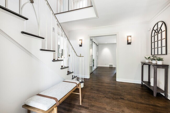 Foto del edificio - 227 Griffen Ave
