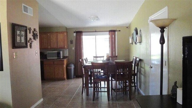 Building Photo - 4517 Bobolink Way