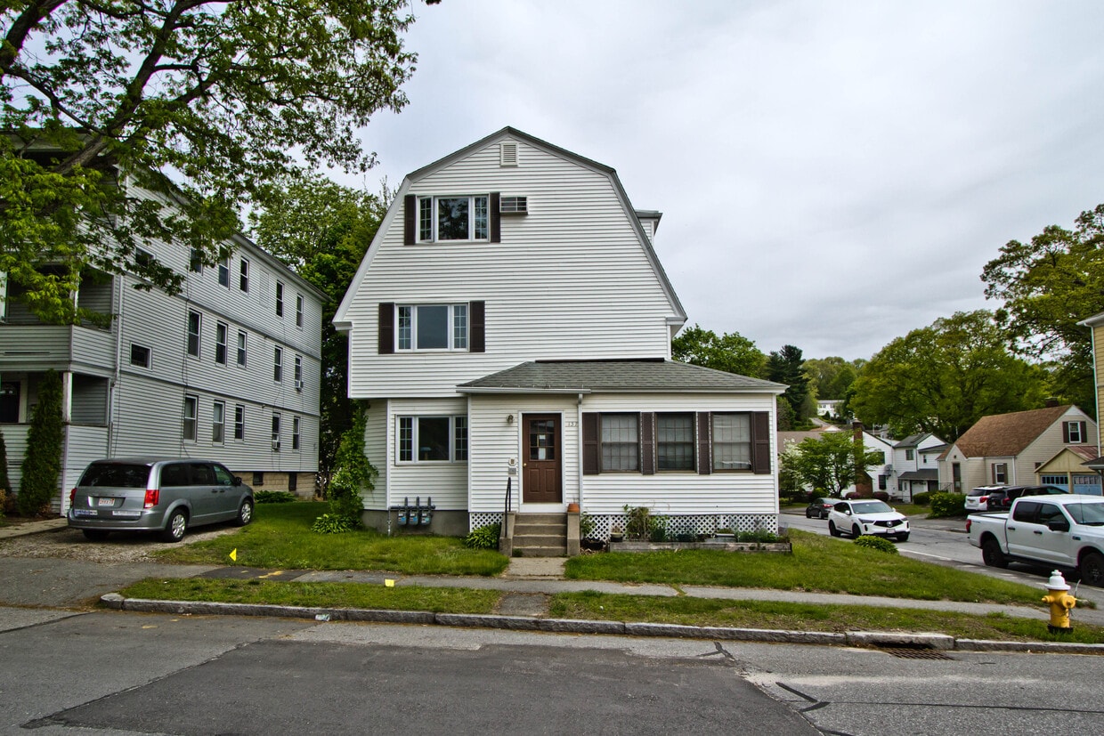 Primary Photo - 137 Cohasset St