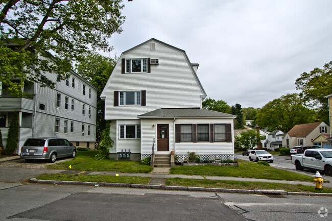 Building Photo - 137 Cohasset St