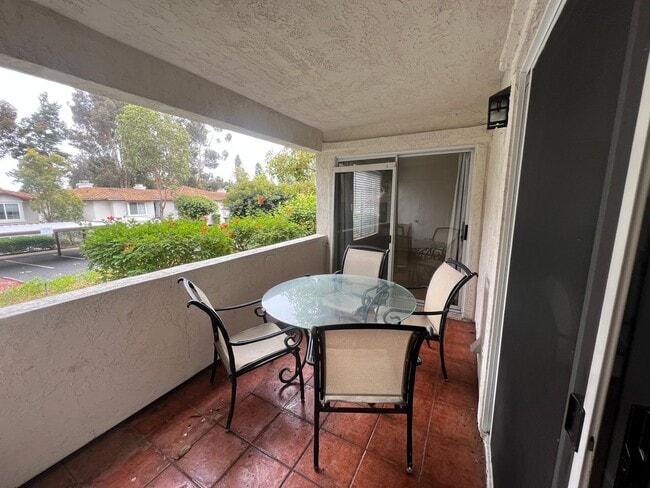 Foto del edificio - Alluring Two Bedroom and Bath unit in Bell...