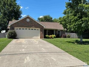 Building Photo - 105 Willow Green Dr