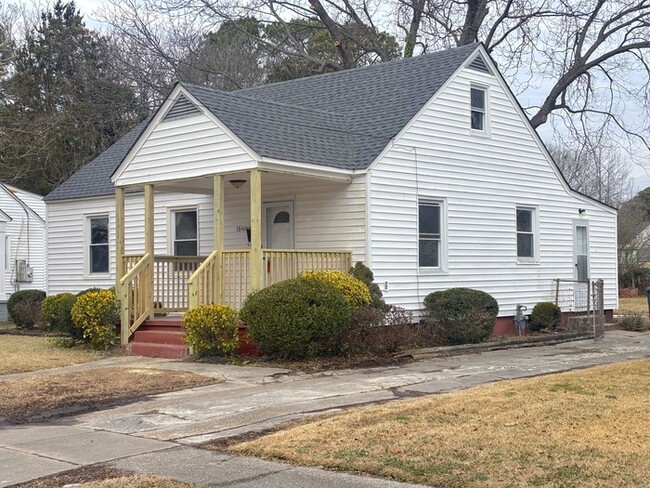 Building Photo - RENOVATED 4 BEDROOM/2 BATH HOME FOR RENT!!!