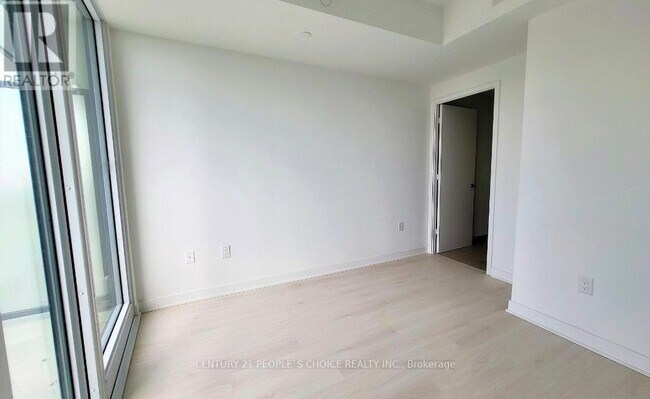 Photo du bâtiment - 3900 Confederation Pkwy
