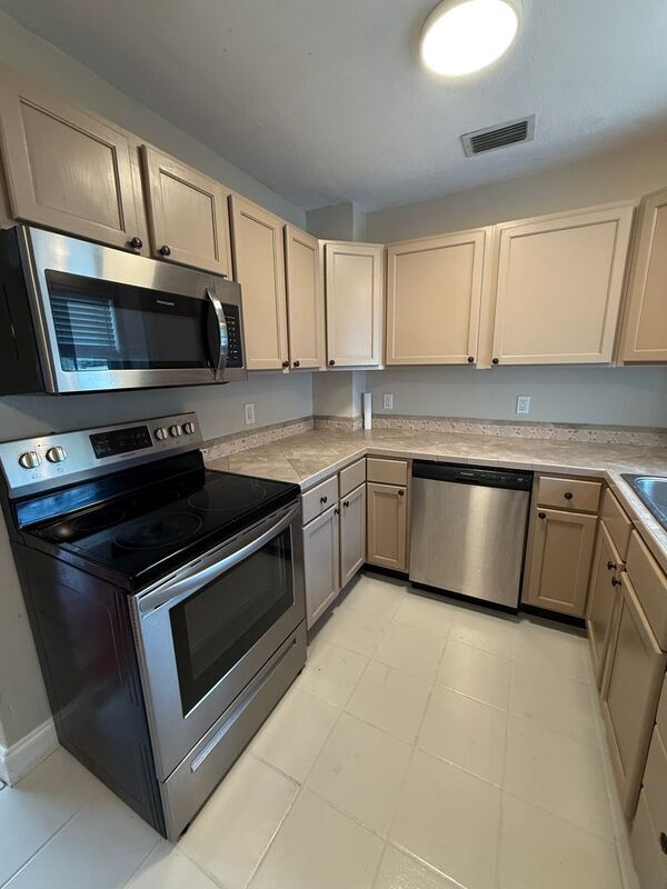 Foto del edificio - 206 40th Ave NE