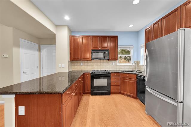 Foto del edificio - 2233 Watersong Cir