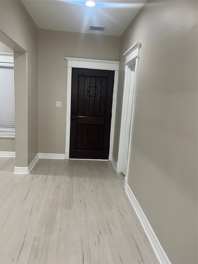 Building Photo - 23030 S Oak Dr