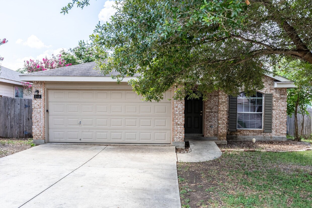 Foto principal - 8914 Walnut Springs