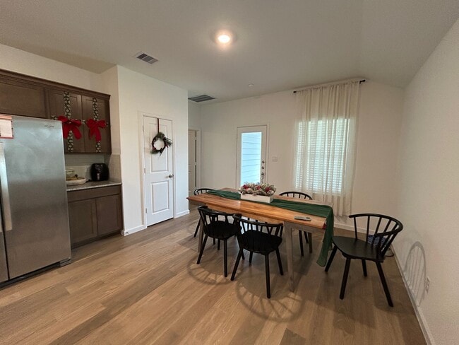 Building Photo - 822 Coffee Ml Ln