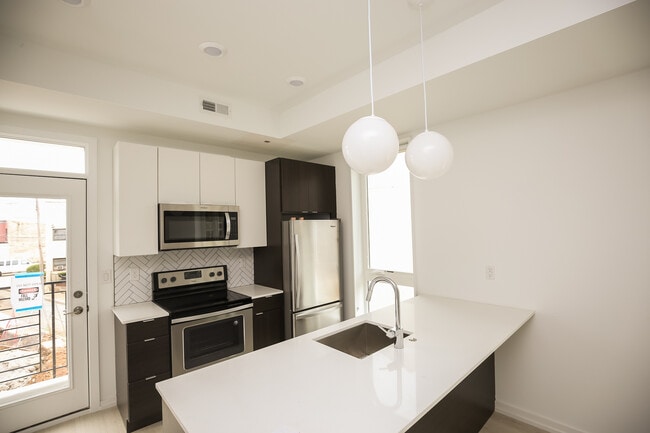 Building Photo - 1244 Lecount St