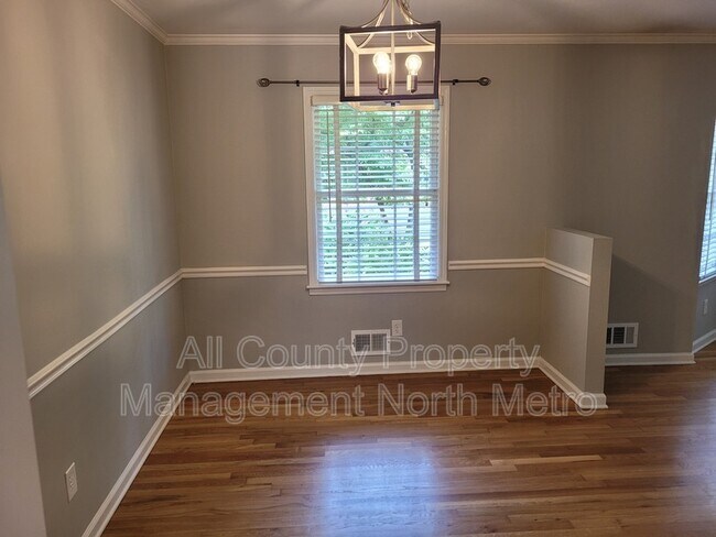 Building Photo - 777 Foxcroft Cir SE