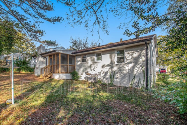 Building Photo - 2861 Mitchell Dr