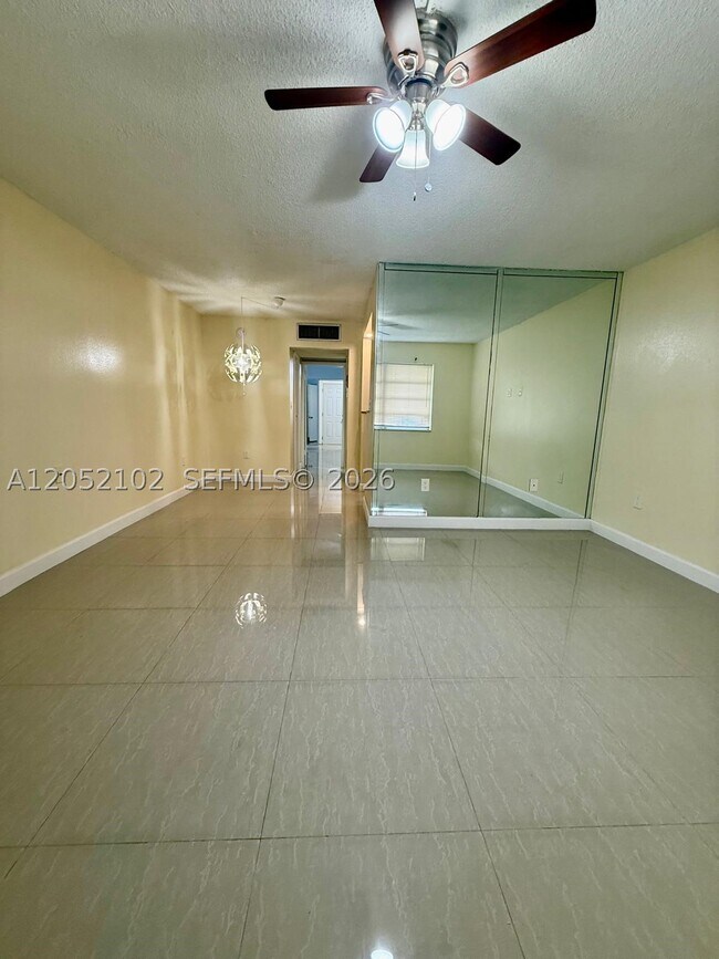 Foto del edificio - 20210 NE 2nd Ave
