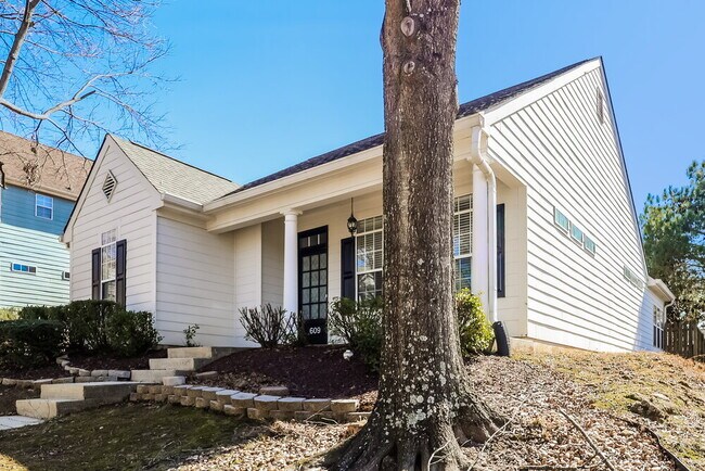 Foto del edificio - 609 Brookwater Dr