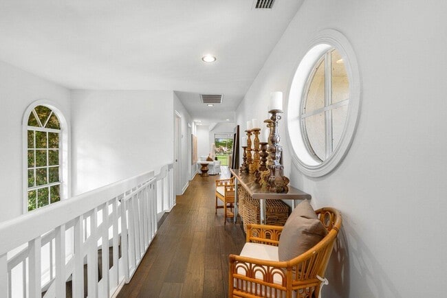 Foto del edificio - 11823 Pebblewood Dr