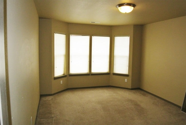 Building Photo - 21176 Desert Skies Pl