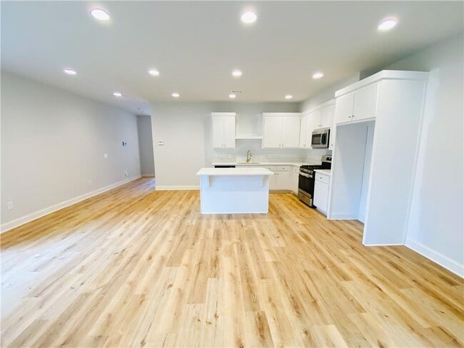 Foto del edificio - 1089 N Village Dr