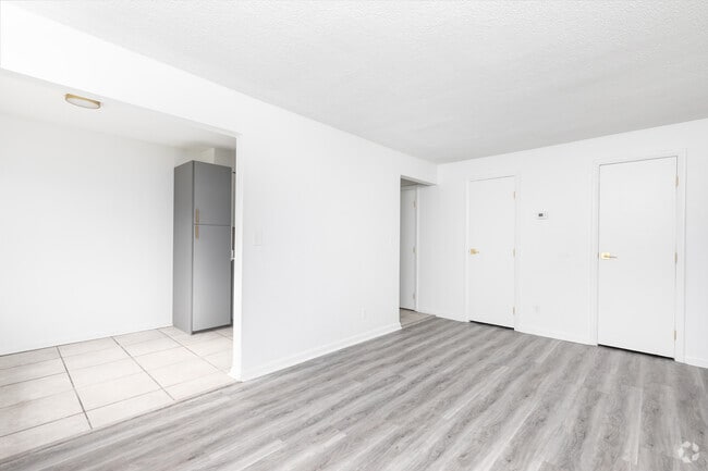 Sala de estar - Apartments at 310 Superior
