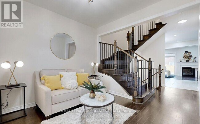 Building Photo - 6 Callon Dr