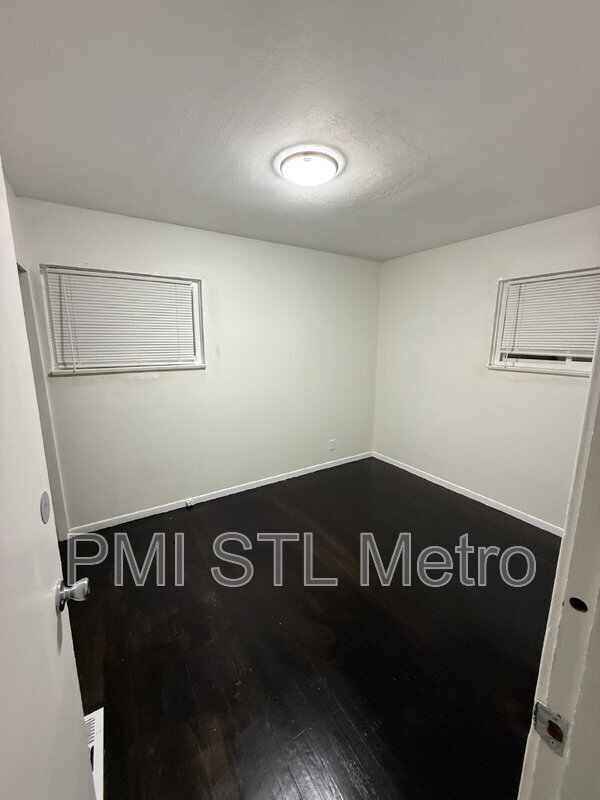 Building Photo - 10613 Spring Garden Dr