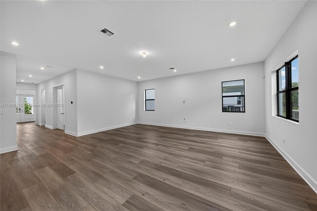 Foto del edificio - 2722 NW 87th Ter