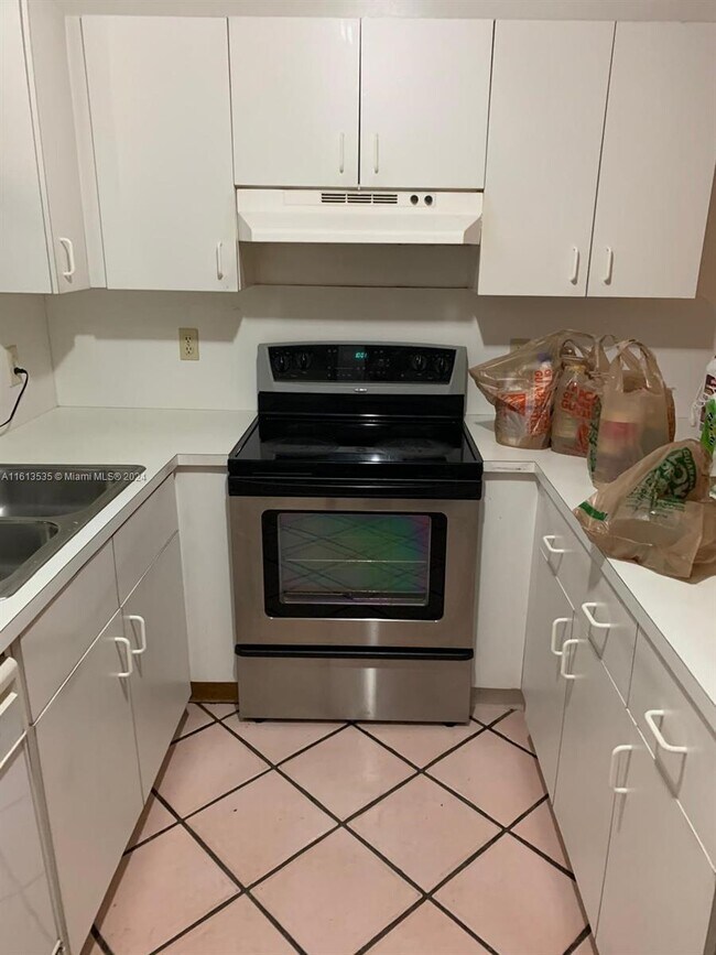 Foto del edificio - 1500 SW 19th St