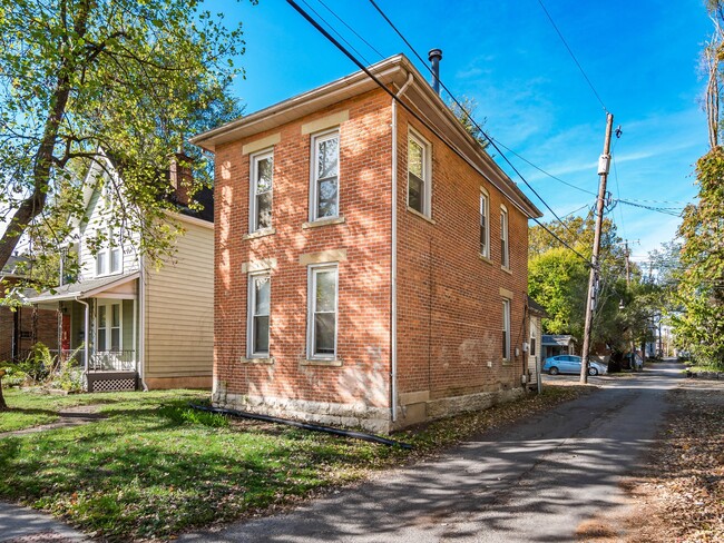 Foto del edificio - 1447 Hunter Ave