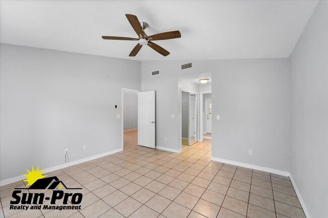 Building Photo - 3778 Grove View Ln