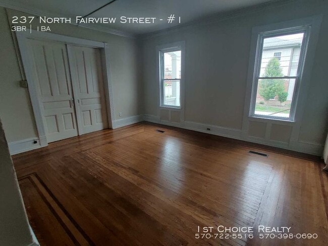 Building Photo - 237 N Fairview St