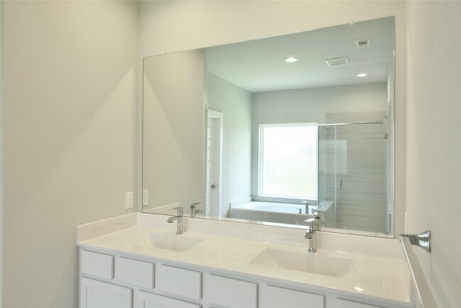 Foto del edificio - 3207 Tilley Dr