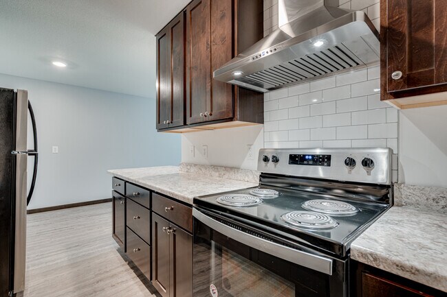 aquila park royal park apartments saint louis park mn apartments com