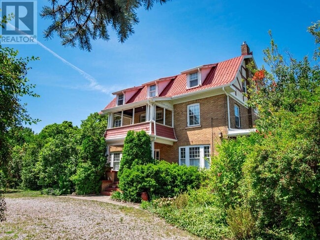 Photo du bâtiment - 3175 Lakeshore Rd W