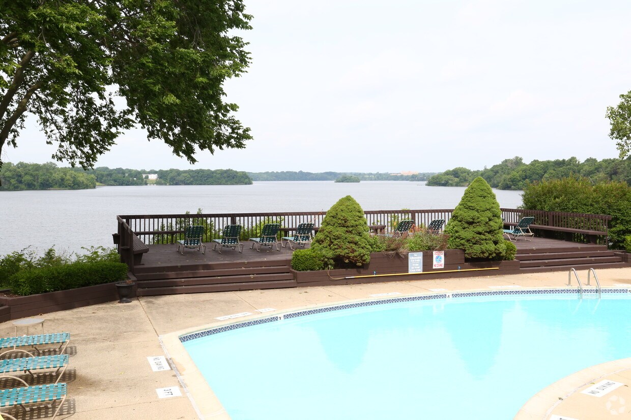 The Lake Shore Apartments Rentals Ypsilanti, MI