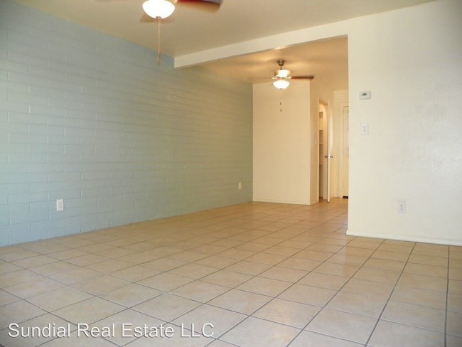 Building Photo - 2107 S Granada Dr