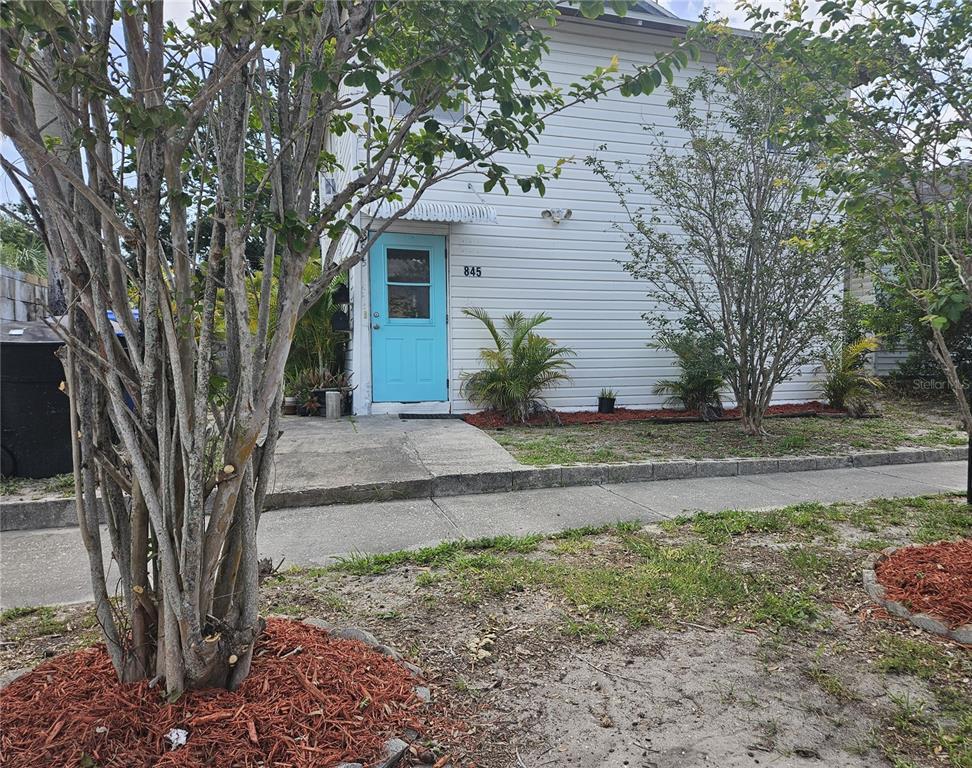 Foto principal - 845 17th St N