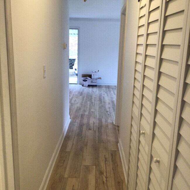 Foto del edificio - 305 Druid Hills Dr